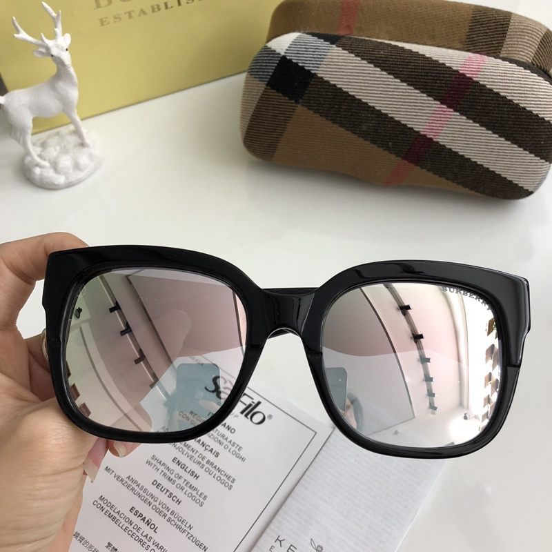 Burberry Sunglasses AAAA-202