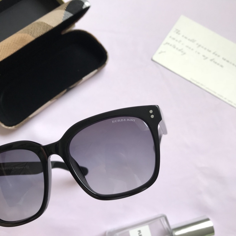 Burberry Sunglasses AAAA-226