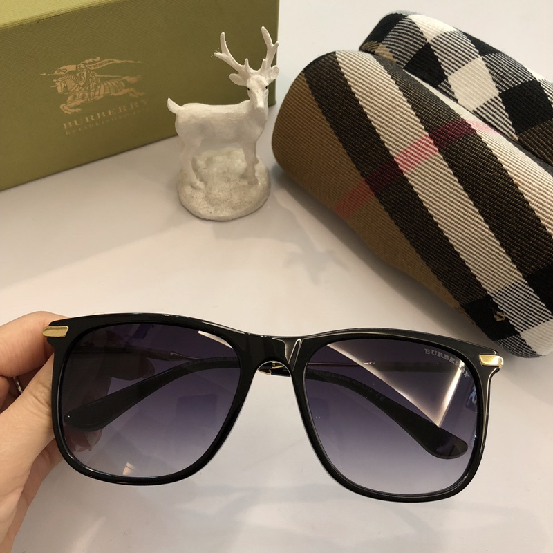 Burberry Sunglasses AAAA-246