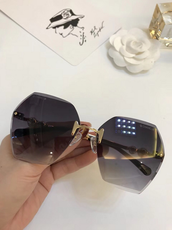 CHNL Sunglasses AAAA-292