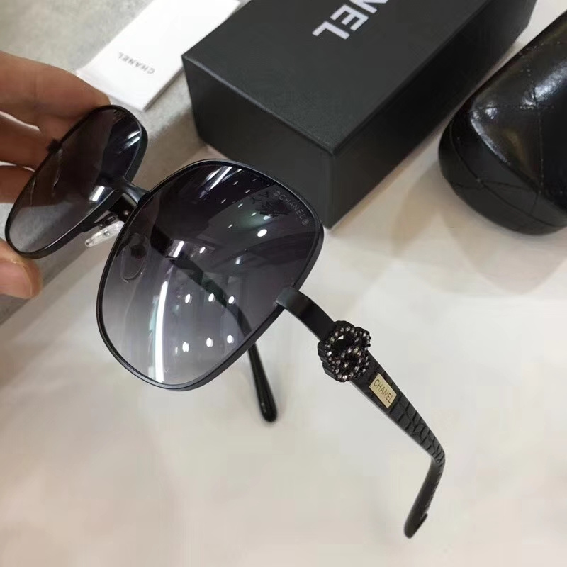 CHNL Sunglasses AAAA-352