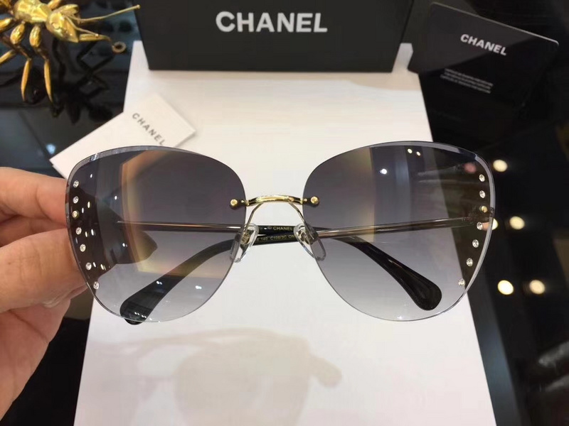 CHNL Sunglasses AAAA-393