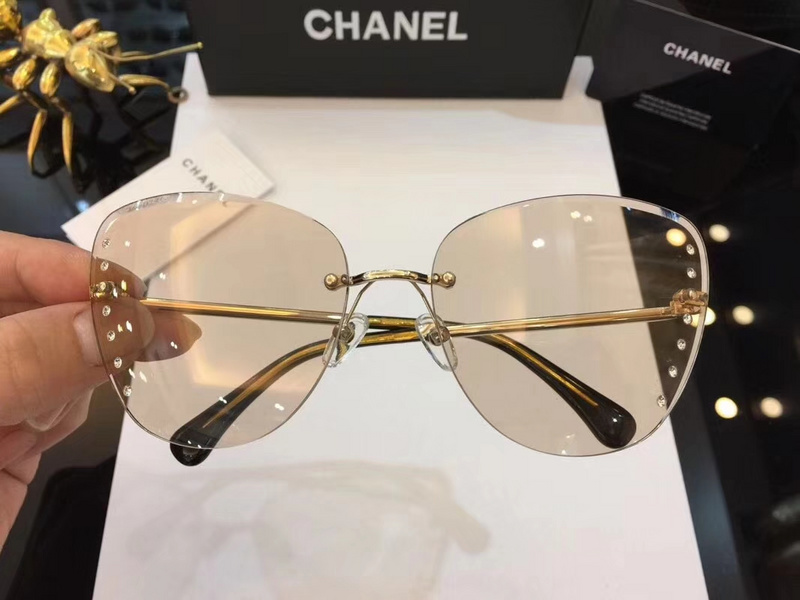 CHNL Sunglasses AAAA-397