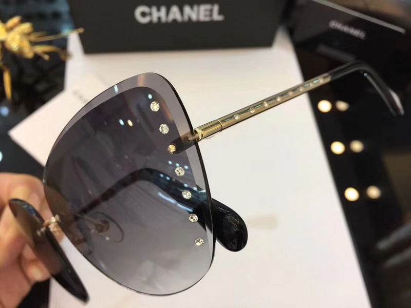 CHNL Sunglasses AAAA-398