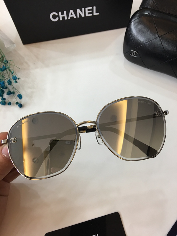 CHNL Sunglasses AAAA-455