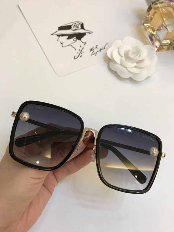 CHNL Sunglasses AAAA-462