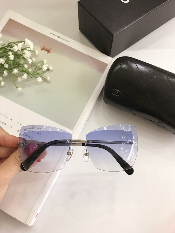 CHNL Sunglasses AAAA-482