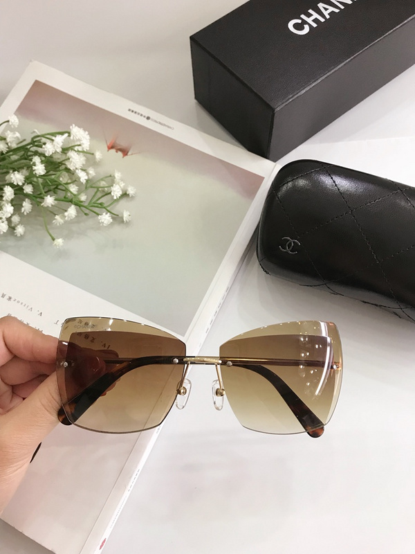 CHNL Sunglasses AAAA-485