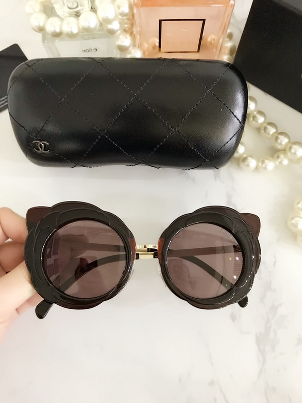 CHNL Sunglasses AAAA-497