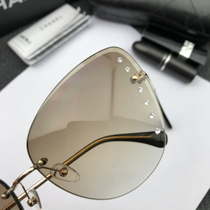 CHNL Sunglasses AAAA-657