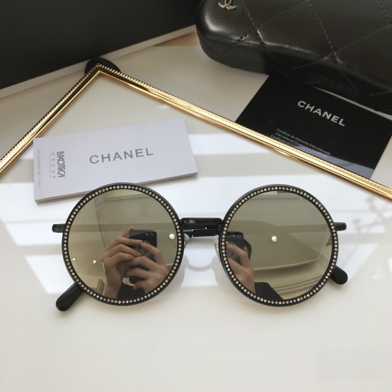 CHNL Sunglasses AAAA-671