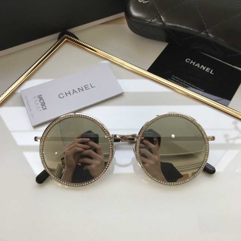 CHNL Sunglasses AAAA-672