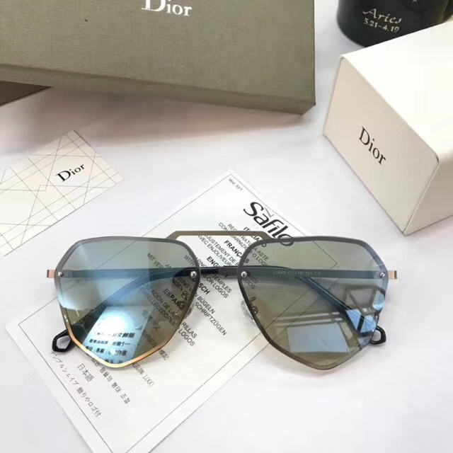 Dior Sunglasses AAAA-071