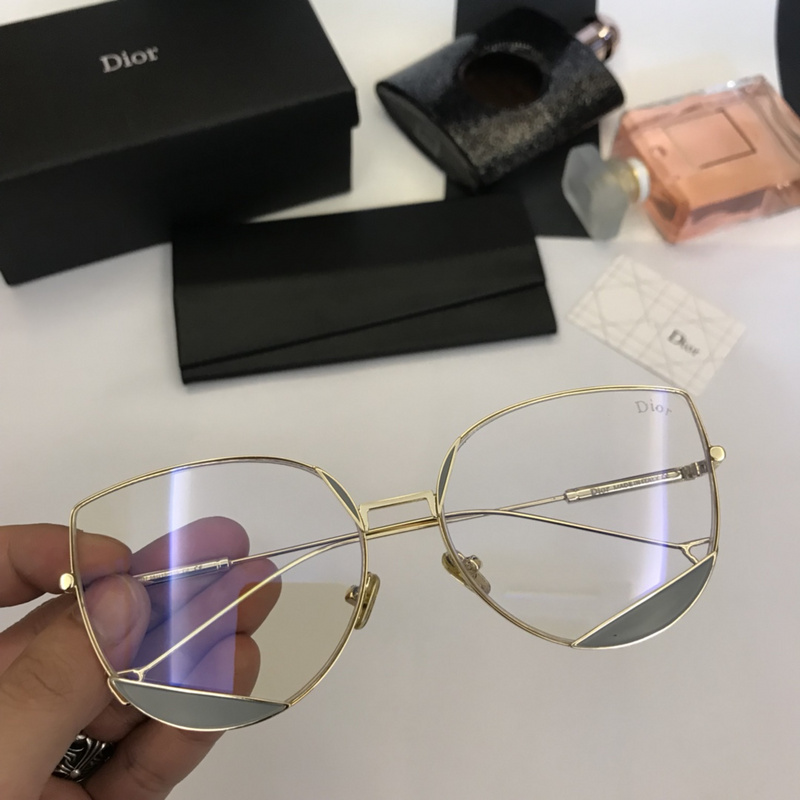 Dior Sunglasses AAAA-143