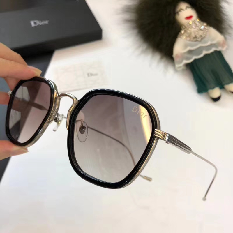 Dior Sunglasses AAAA-162