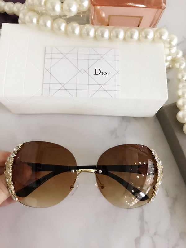 Dior Sunglasses AAAA-446