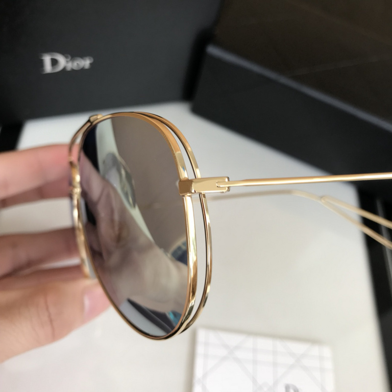 Dior Sunglasses AAAA-526