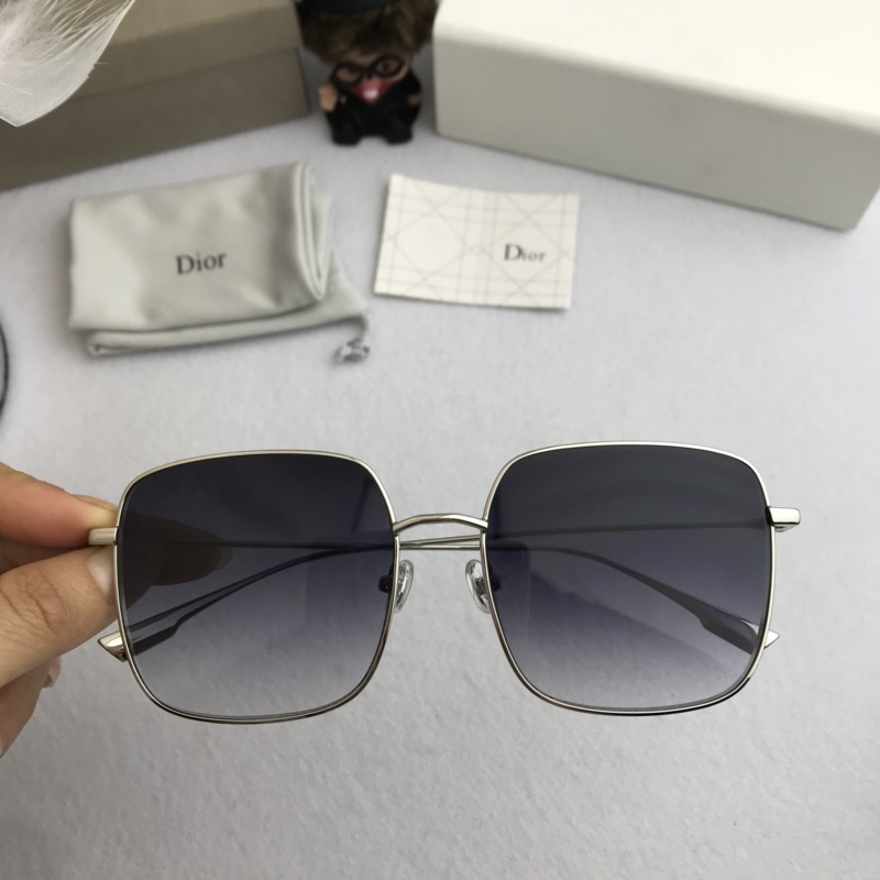 Dior Sunglasses AAAA-557