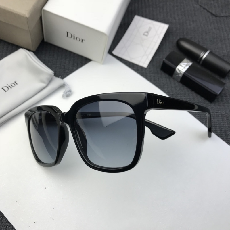 Dior Sunglasses AAAA-561