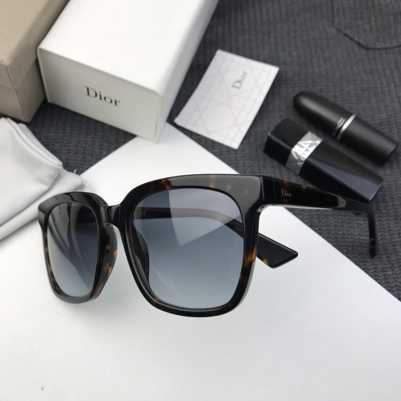 Dior Sunglasses AAAA-562