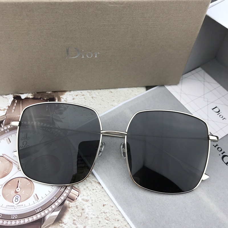 Dior Sunglasses AAAA-677