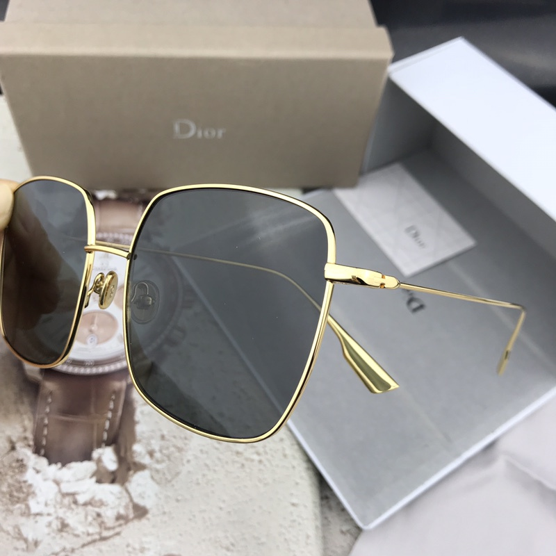 Dior Sunglasses AAAA-680