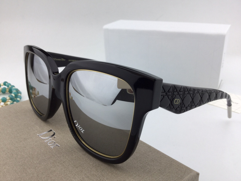 Dior Sunglasses AAAA-682