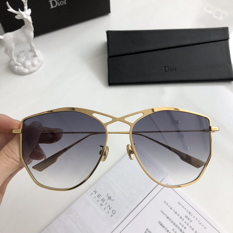 Dior Sunglasses AAAA-775