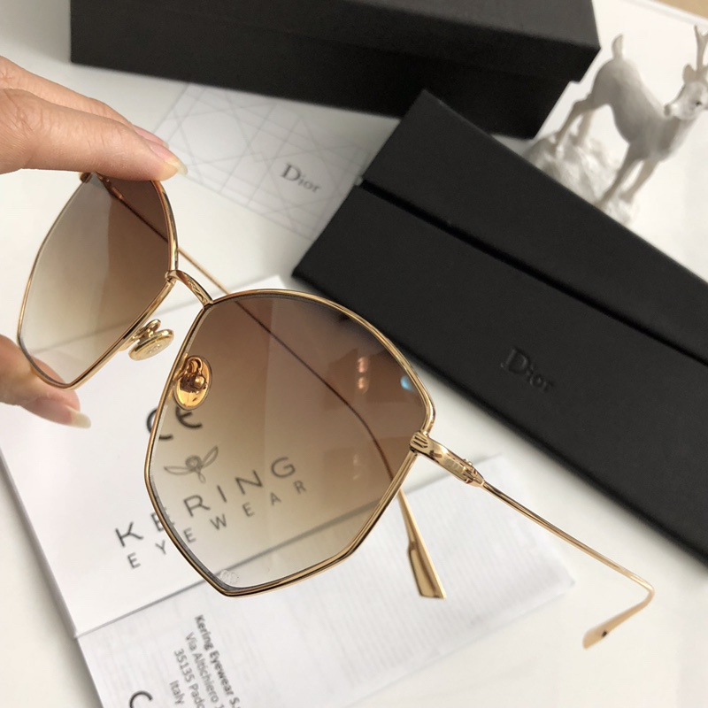 Dior Sunglasses AAAA-884