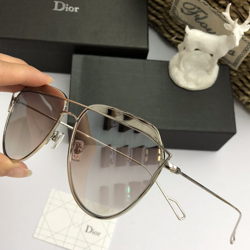 Dior Sunglasses AAAA-904