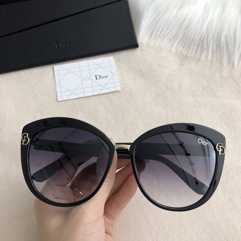 Dior Sunglasses AAAA-932