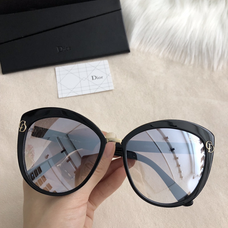 Dior Sunglasses AAAA-945