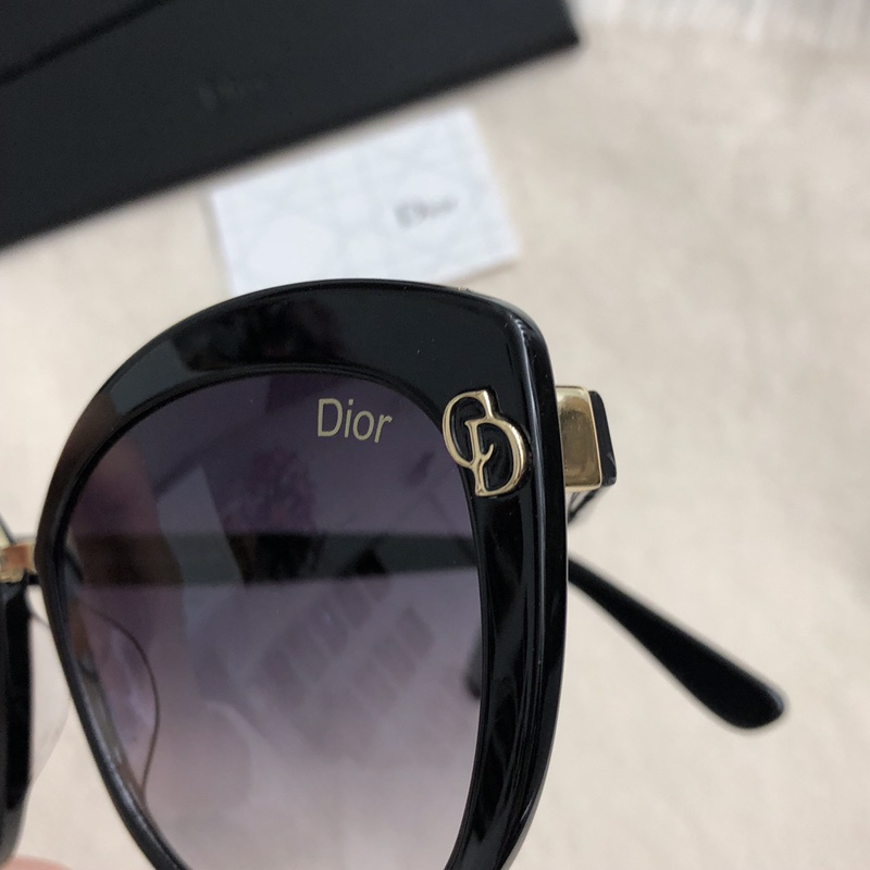 Dior Sunglasses AAAA-968