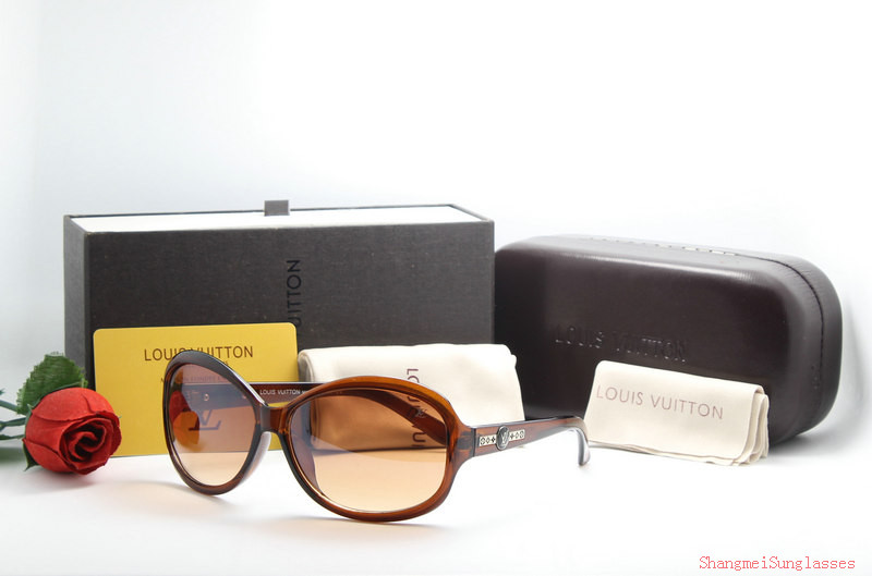 LV Sunglasses AAA-560