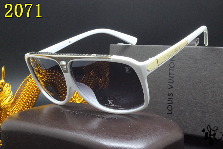 LV Sunglasses AAA-572