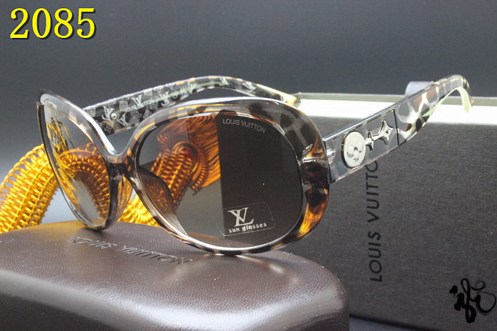 LV Sunglasses AAA-575