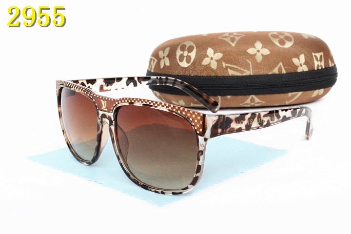 LV Sunglasses AAA-650