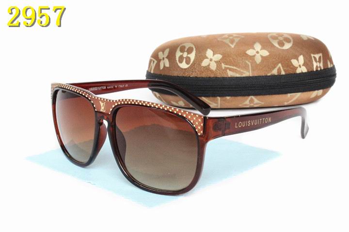 LV Sunglasses AAA-652