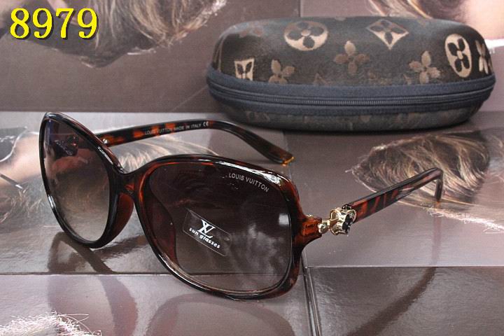 LV Sunglasses AAA-696