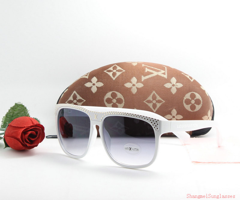 LV Sunglasses AAA-811