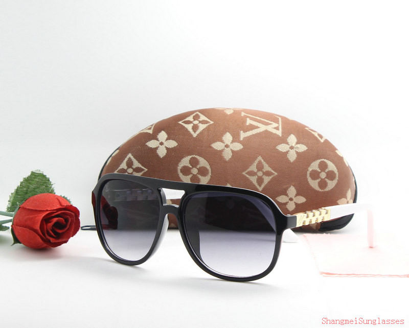 LV Sunglasses AAA-812