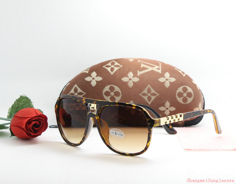 LV Sunglasses AAA-818