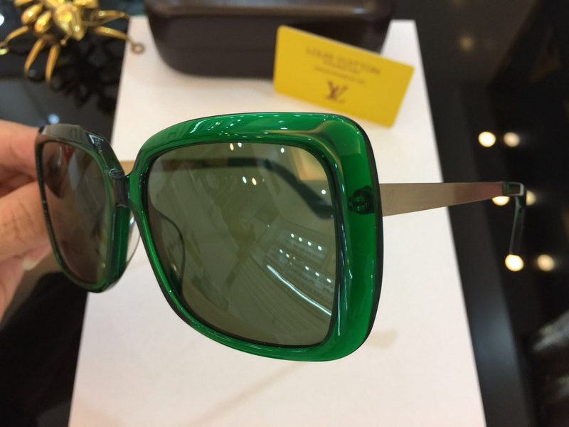 LV Sunglasses AAAA-023