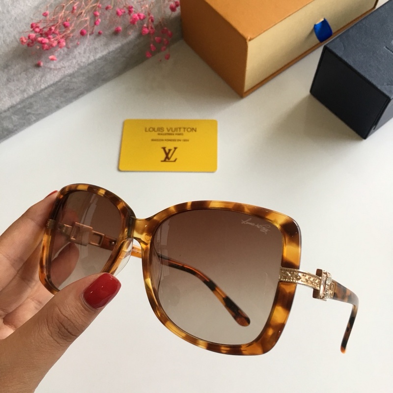 LV Sunglasses AAAA-124