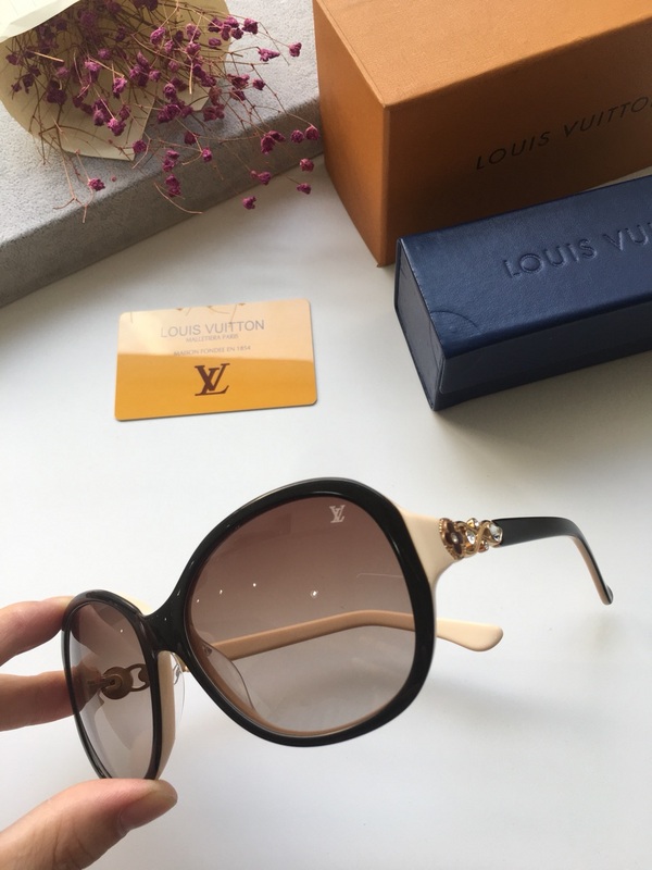 LV Sunglasses AAAA-138