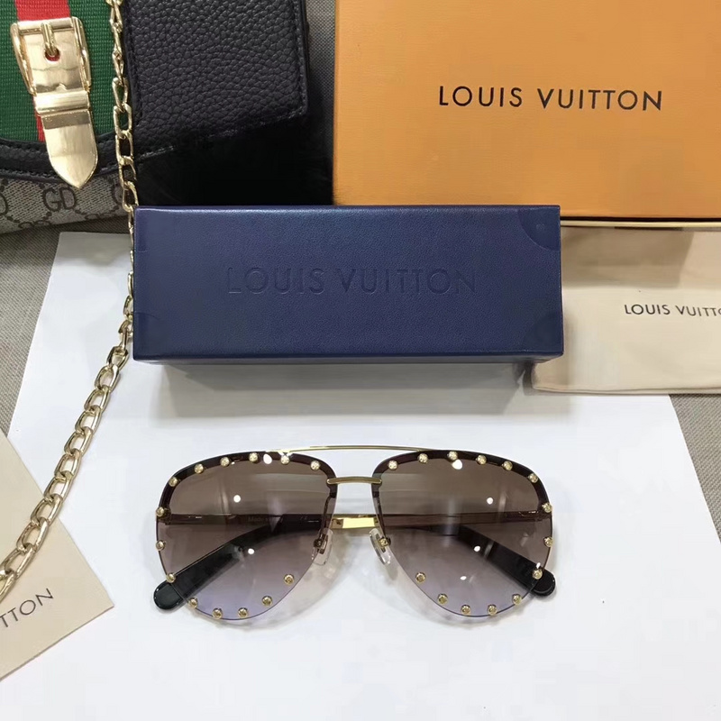 LV Sunglasses AAAA-192