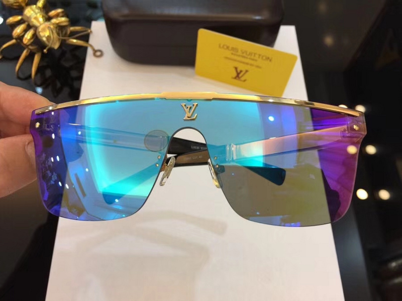 LV Sunglasses AAAA-223