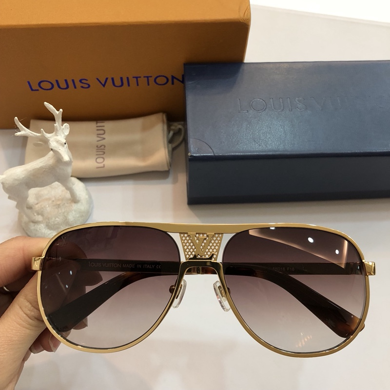 LV Sunglasses AAAA-326