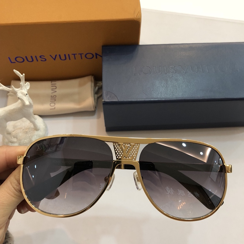 LV Sunglasses AAAA-327