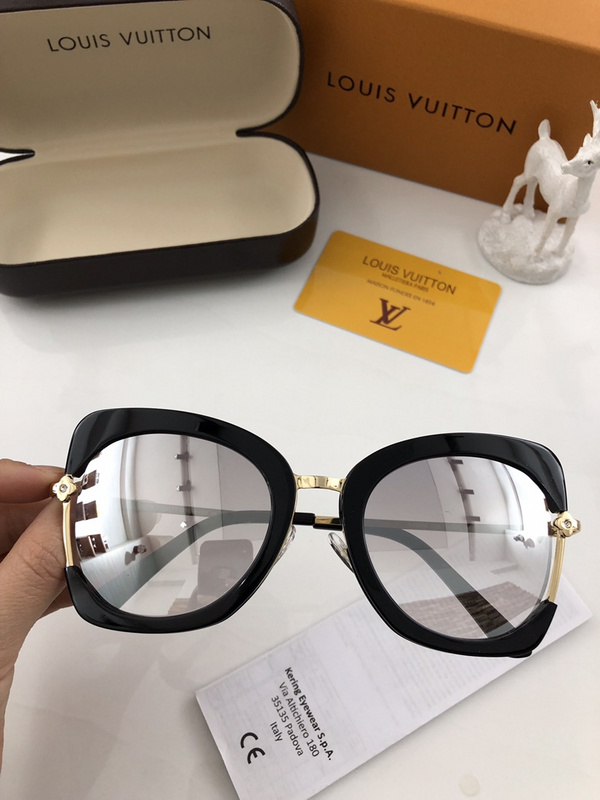 LV Sunglasses AAAA-438